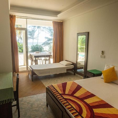 Amaya Beach Hotel Dikwella エクステリア 写真