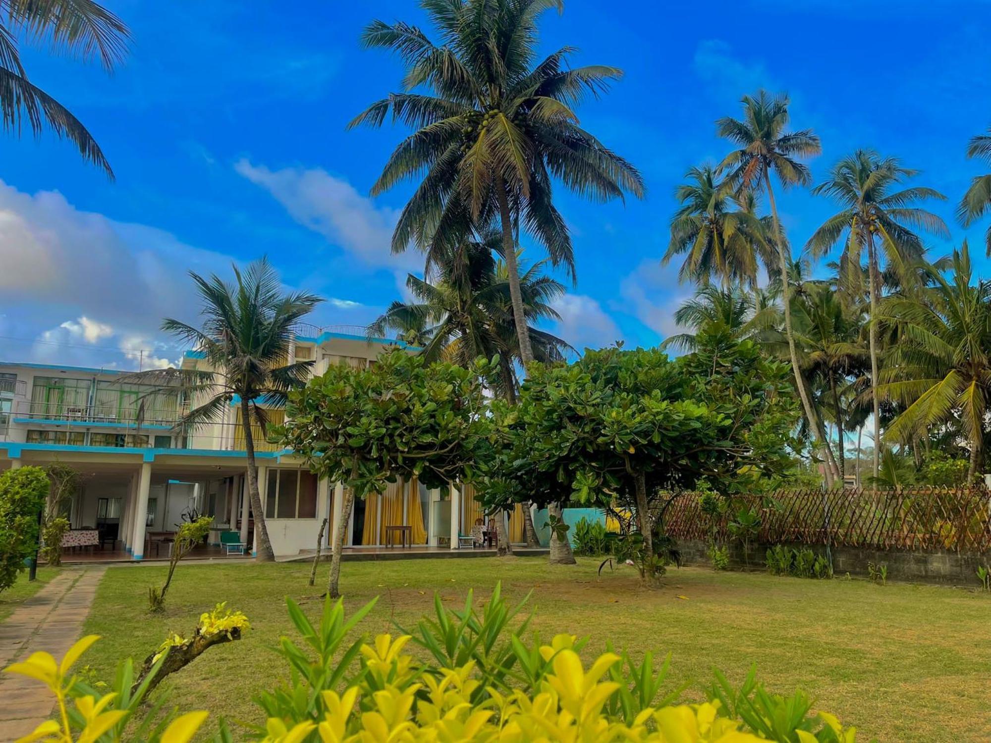 Amaya Beach Hotel Dikwella エクステリア 写真
