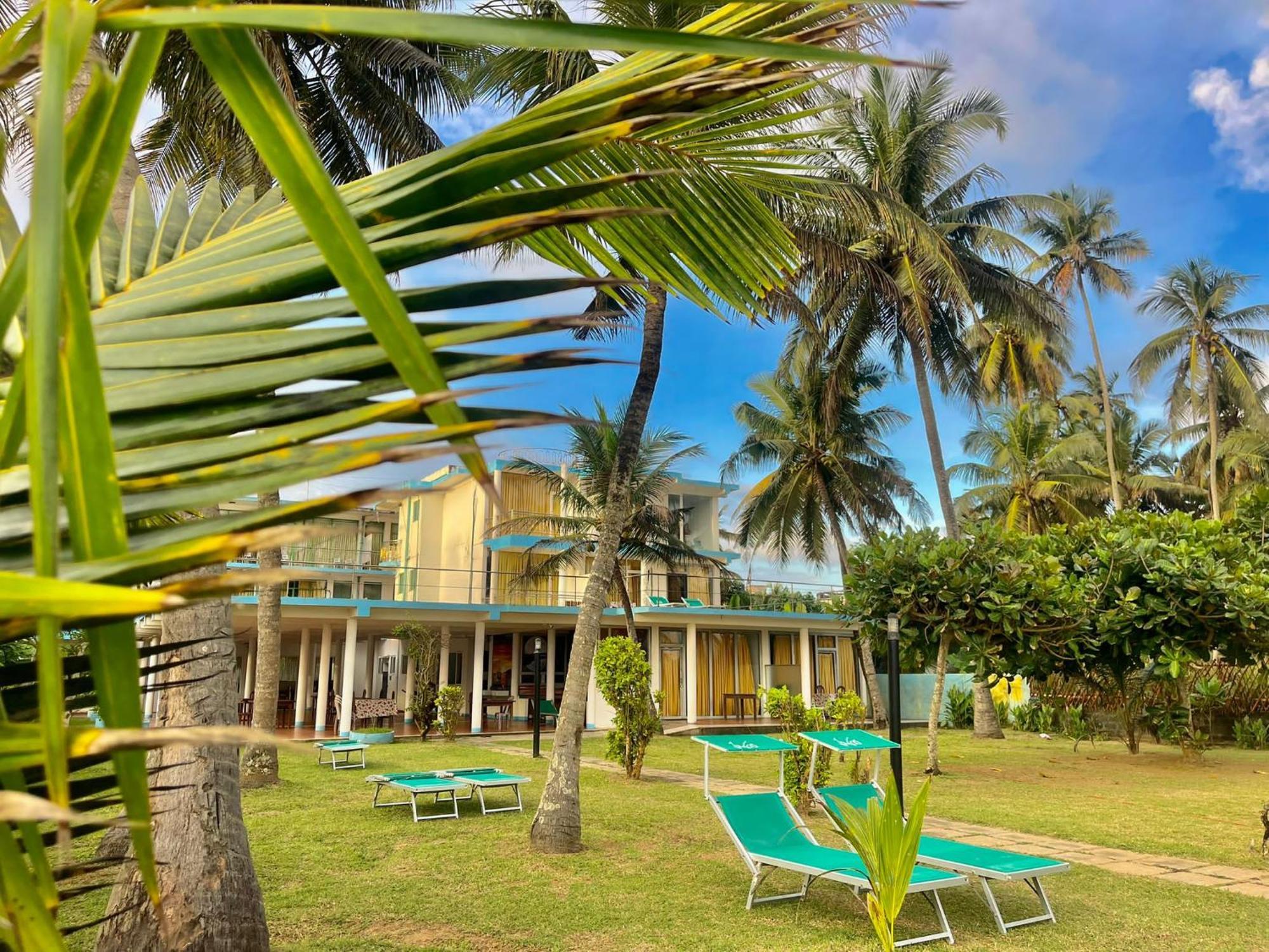 Amaya Beach Hotel Dikwella エクステリア 写真