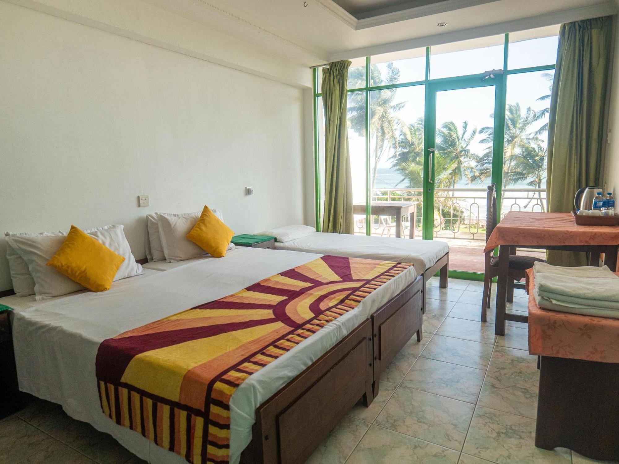 Amaya Beach Hotel Dikwella エクステリア 写真