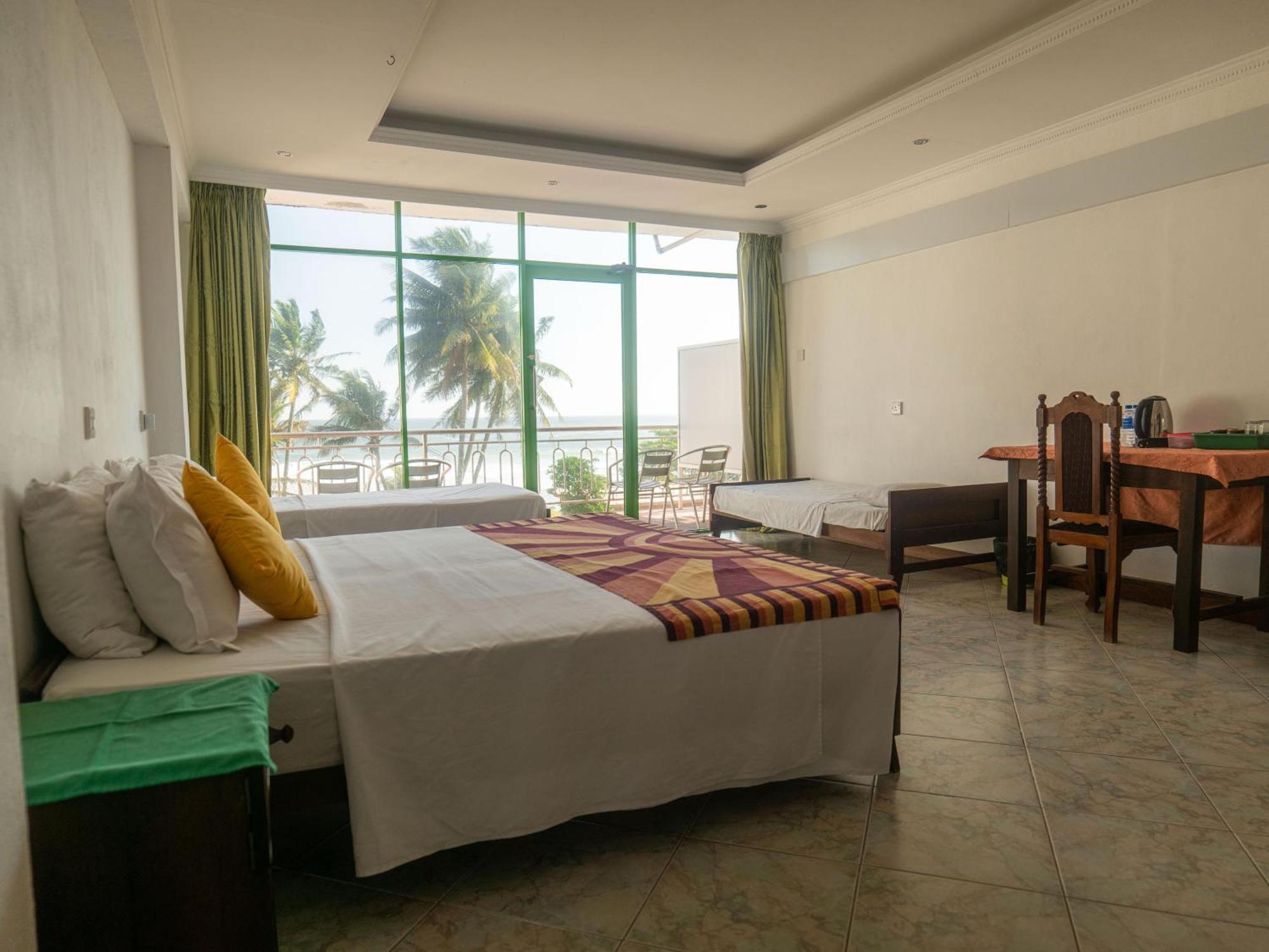 Amaya Beach Hotel Dikwella エクステリア 写真